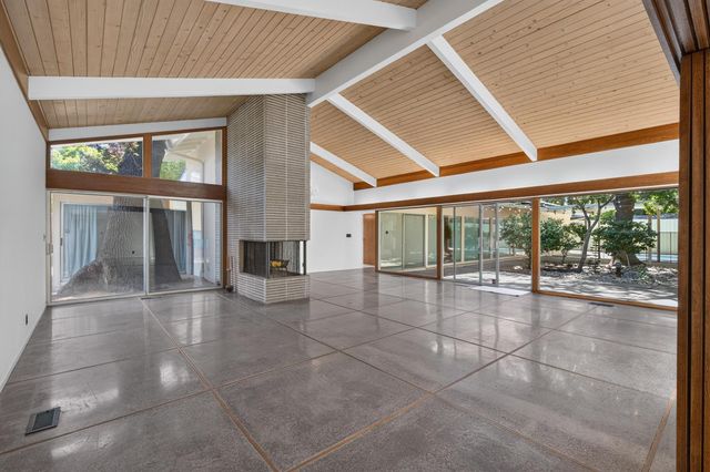 7714 Parkwoods Dr, Stockton, CA 95207