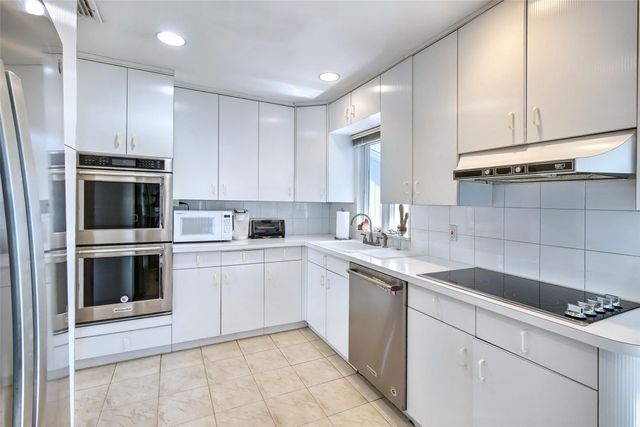 2170 Clover Court, East Meadow, NY 11554
