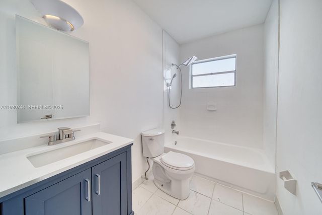 1530 Pennsylvania Ave 305, Miami Beach, FL 33139