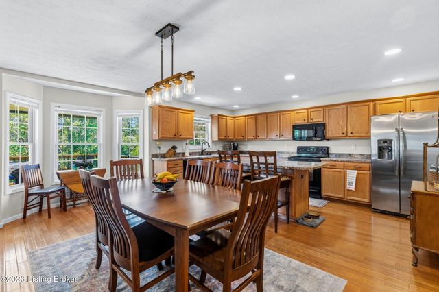 7928 Windgate Dr, Louisville, KY 40291