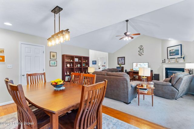 7928 Windgate Dr, Louisville, KY 40291