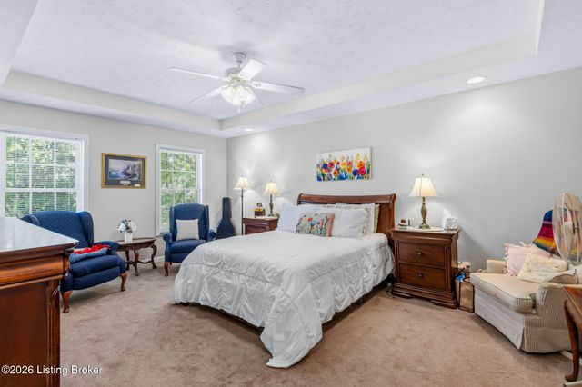 7928 Windgate Dr, Louisville, KY 40291