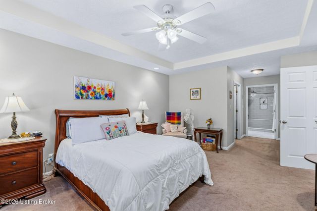 7928 Windgate Dr, Louisville, KY 40291