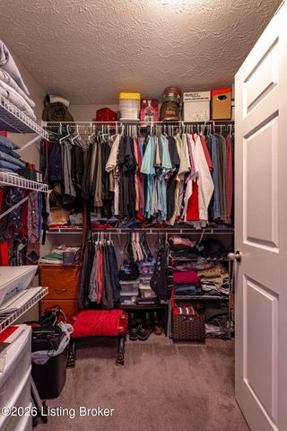 7928 Windgate Dr, Louisville, KY 40291