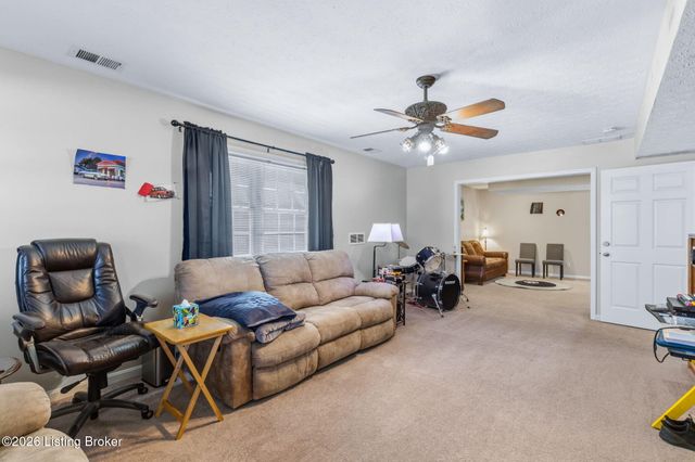 7928 Windgate Dr, Louisville, KY 40291