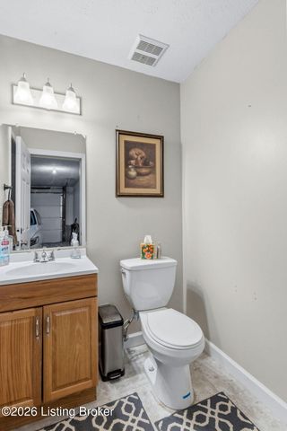 7928 Windgate Dr, Louisville, KY 40291