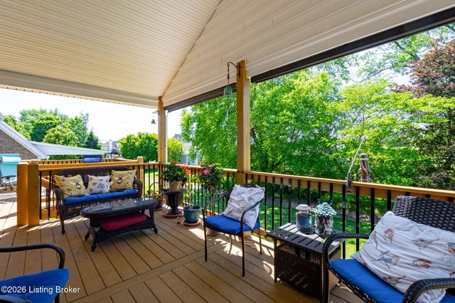 7928 Windgate Dr, Louisville, KY 40291
