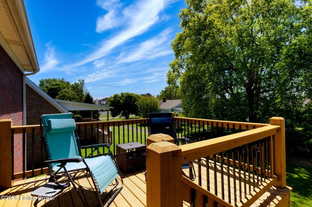 7928 Windgate Dr, Louisville, KY 40291
