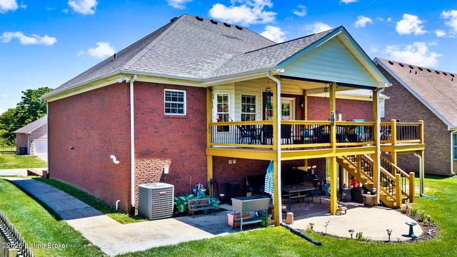 7928 Windgate Dr, Louisville, KY 40291