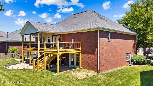7928 Windgate Dr, Louisville, KY 40291