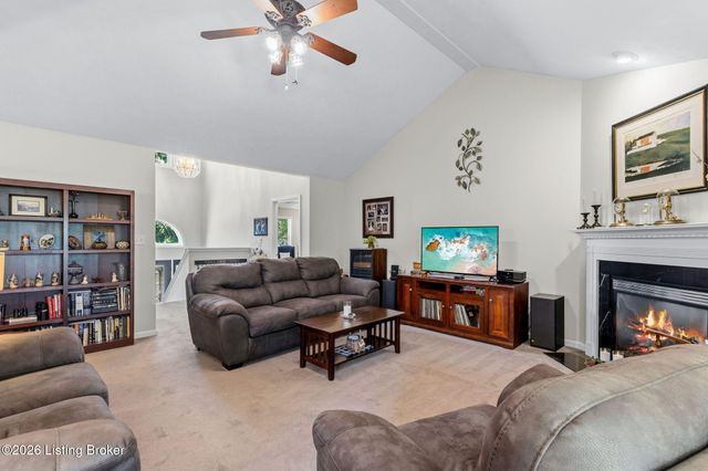 7928 Windgate Dr, Louisville, KY 40291