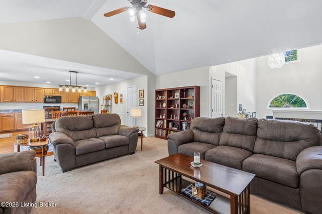 7928 Windgate Dr, Louisville, KY 40291
