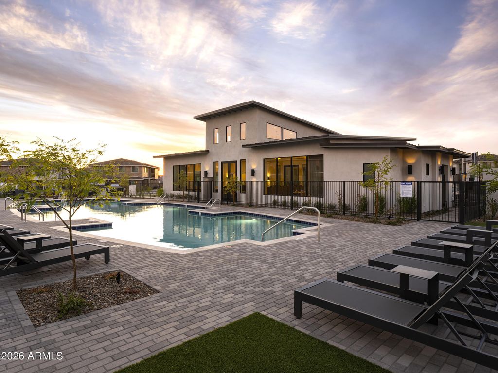 2121 W SONORAN DESERT Drive 151, Phoenix, AZ 85085 — exterior