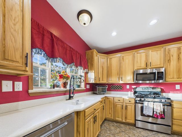 7474 County Road 2800, Mountain View, MO 65548