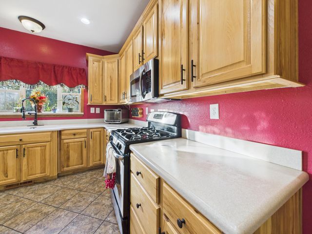 7474 County Road 2800, Mountain View, MO 65548