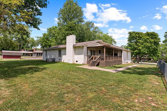 1427 Harris St, Columbia, TN 38401