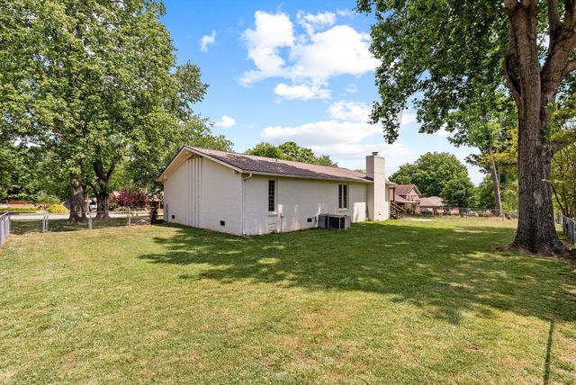 1427 Harris St, Columbia, TN 38401