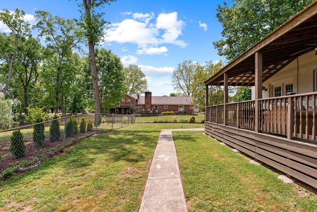 1427 Harris St, Columbia, TN 38401