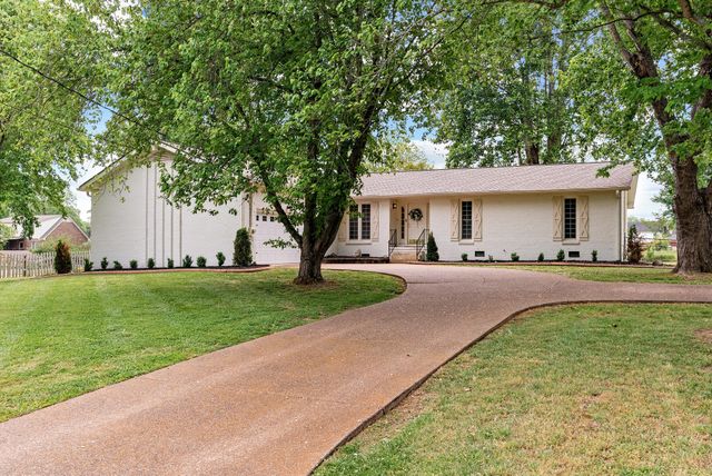 1427 Harris St, Columbia, TN 38401