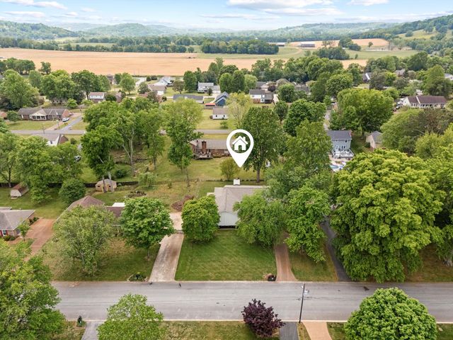 1427 Harris St, Columbia, TN 38401