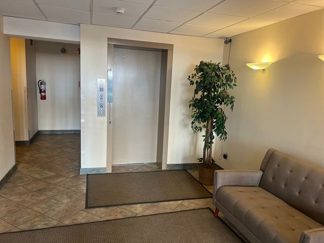 123 Sewall Ave 2D, Brookline, MA 02446