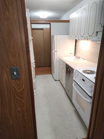 123 Sewall Ave 2D, Brookline, MA 02446