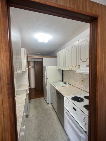 123 Sewall Ave 2D, Brookline, MA 02446