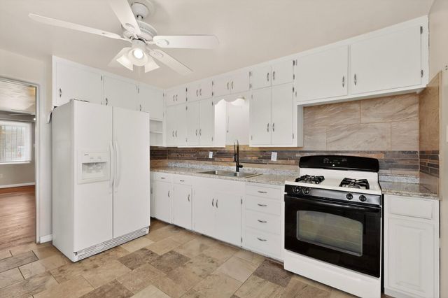 1701 Wilmoore Drive SE, Albuquerque, NM 87106