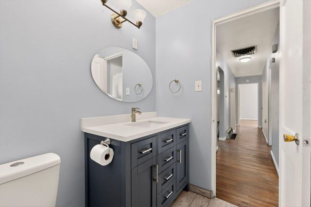 1701 Wilmoore Drive SE, Albuquerque, NM 87106