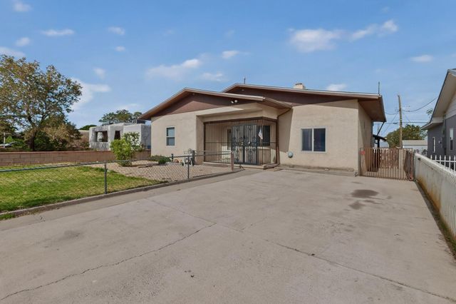 1701 Wilmoore Drive SE, Albuquerque, NM 87106