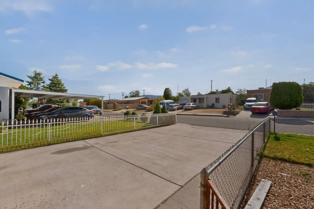 1701 Wilmoore Drive SE, Albuquerque, NM 87106