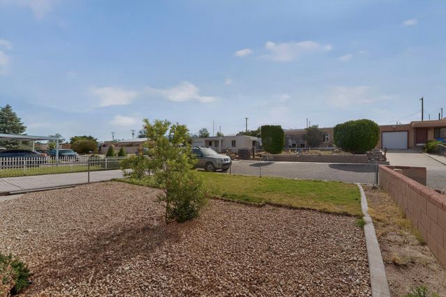 1701 Wilmoore Drive SE, Albuquerque, NM 87106
