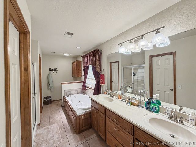500 SW 160th Street, Oklahoma City, OK 73170