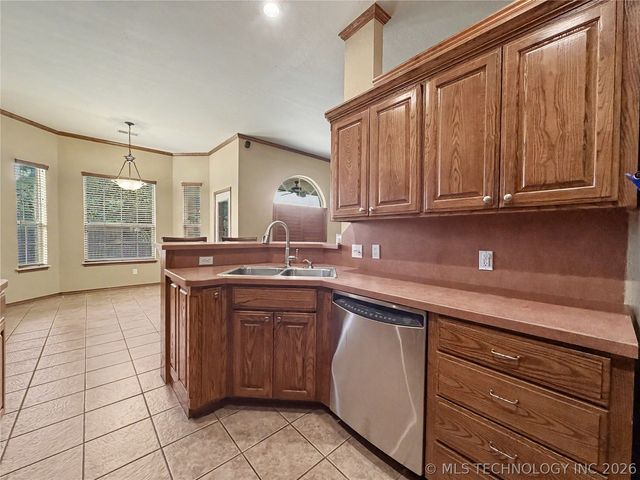 500 SW 160th Street, Oklahoma City, OK 73170