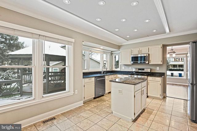 13200 CAROLINE CT, Herndon, VA 20171