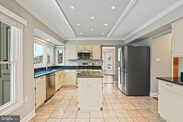 13200 CAROLINE CT, Herndon, VA 20171