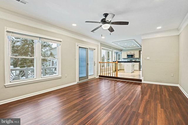 13200 CAROLINE CT, Herndon, VA 20171