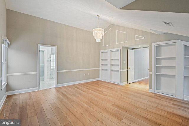 13200 CAROLINE CT, Herndon, VA 20171