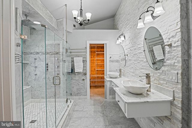 13200 CAROLINE CT, Herndon, VA 20171