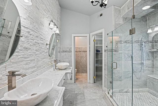 13200 CAROLINE CT, Herndon, VA 20171