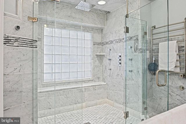 13200 CAROLINE CT, Herndon, VA 20171