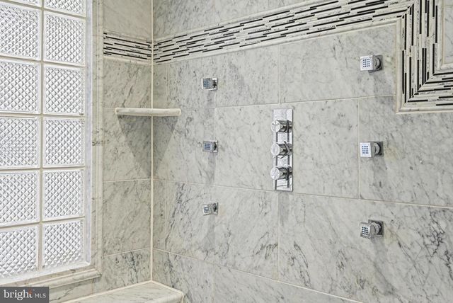 13200 CAROLINE CT, Herndon, VA 20171