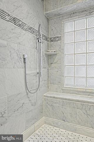 13200 CAROLINE CT, Herndon, VA 20171