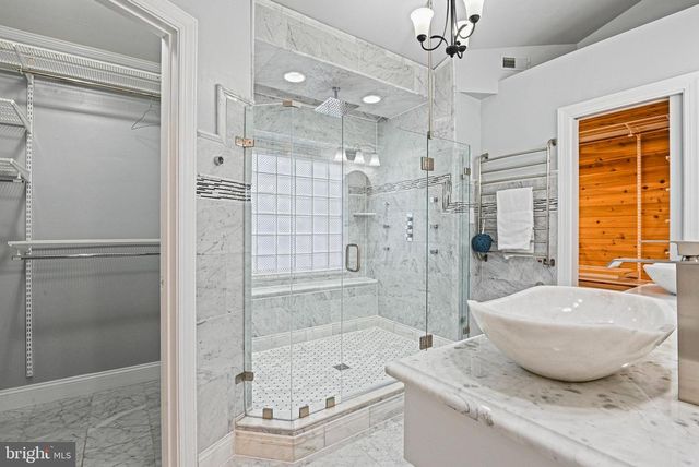 13200 CAROLINE CT, Herndon, VA 20171