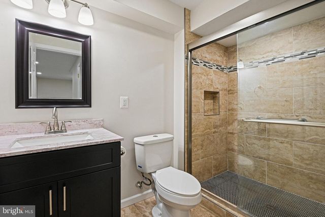 13200 CAROLINE CT, Herndon, VA 20171