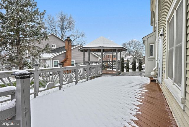 13200 CAROLINE CT, Herndon, VA 20171