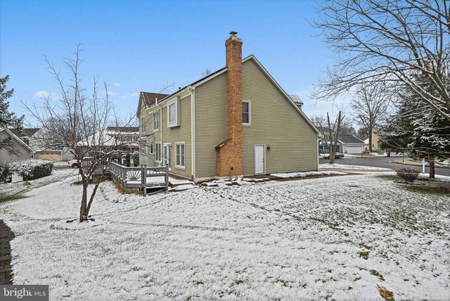 13200 CAROLINE CT, Herndon, VA 20171