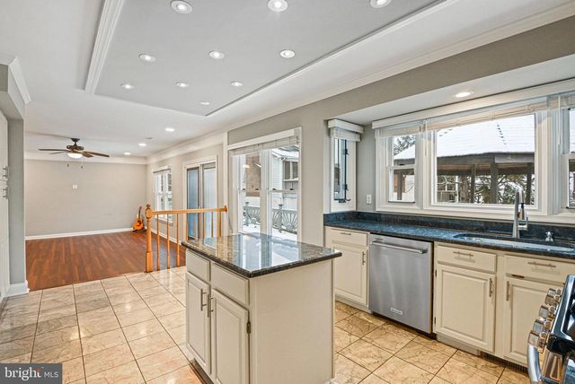 13200 CAROLINE CT, Herndon, VA 20171