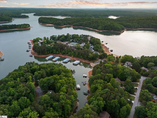 1104 Chickasaw Drive, Westminster, SC 29693