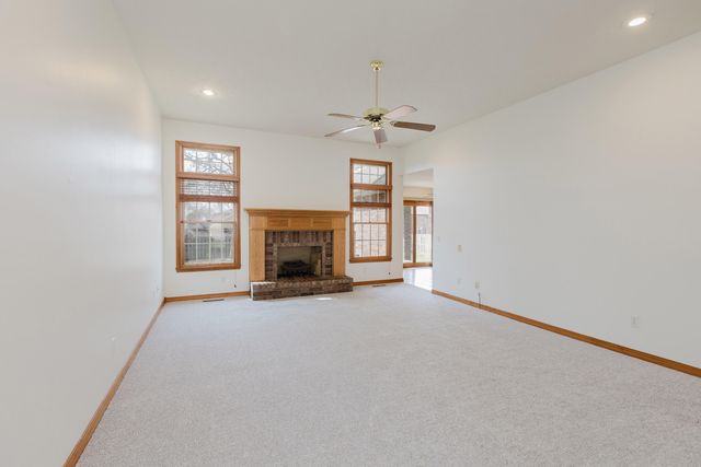 3838 W Eaglecrest Street, Battlefield, MO 65619